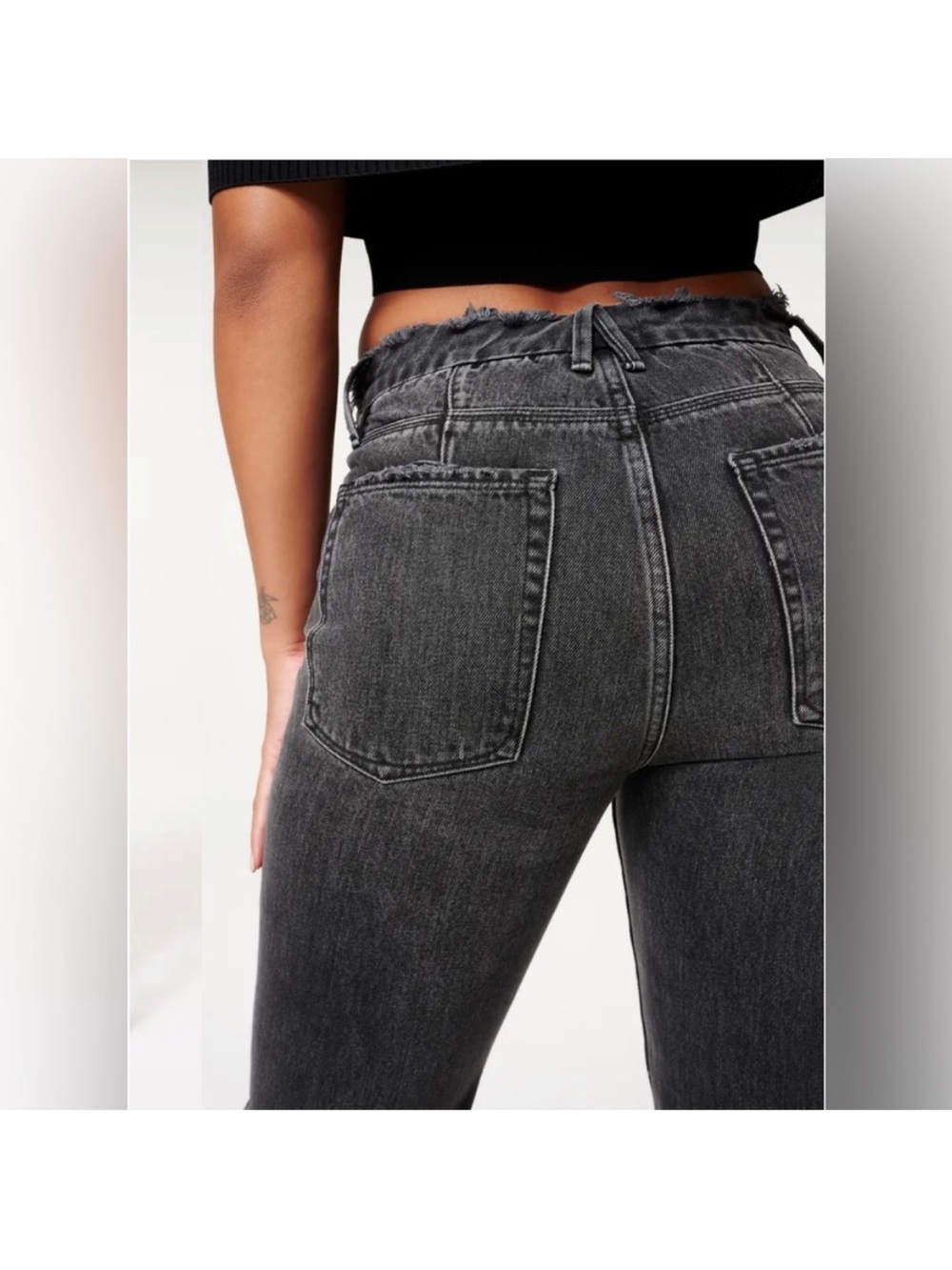 GOOD AMERICAN Good '90s Icon Straight Leg Jeans - Picture 3 of 6